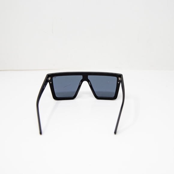 Quay Hindsight Oversize Large Square Windshield Sunglasses - Picture 3 of 4